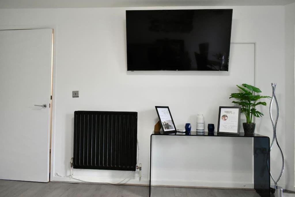 Tottenham Hotspurs Stays At The Gascoigne Suite London Eksteriør billede